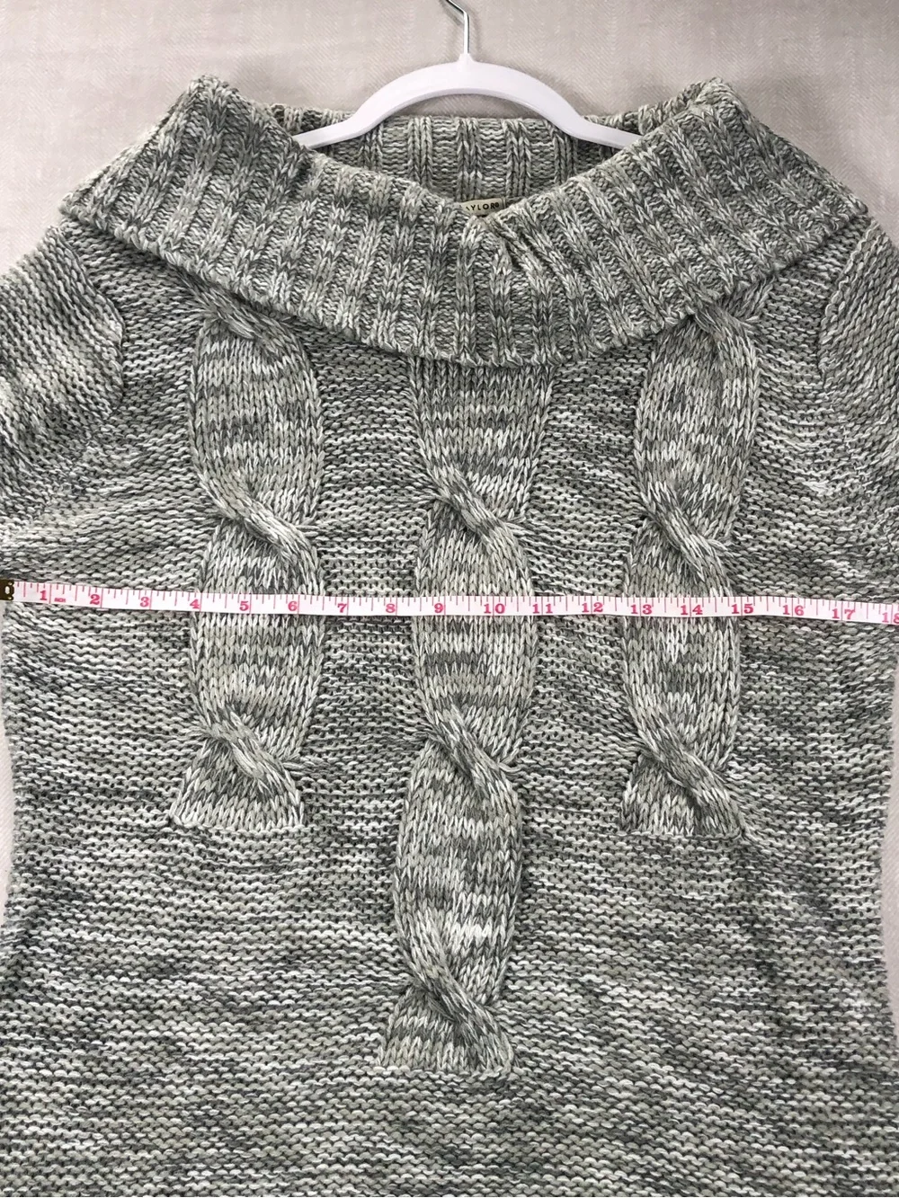 Carolyn Taylor Cable Knit Sweater M Women’s Gray Marled Cowl Neck